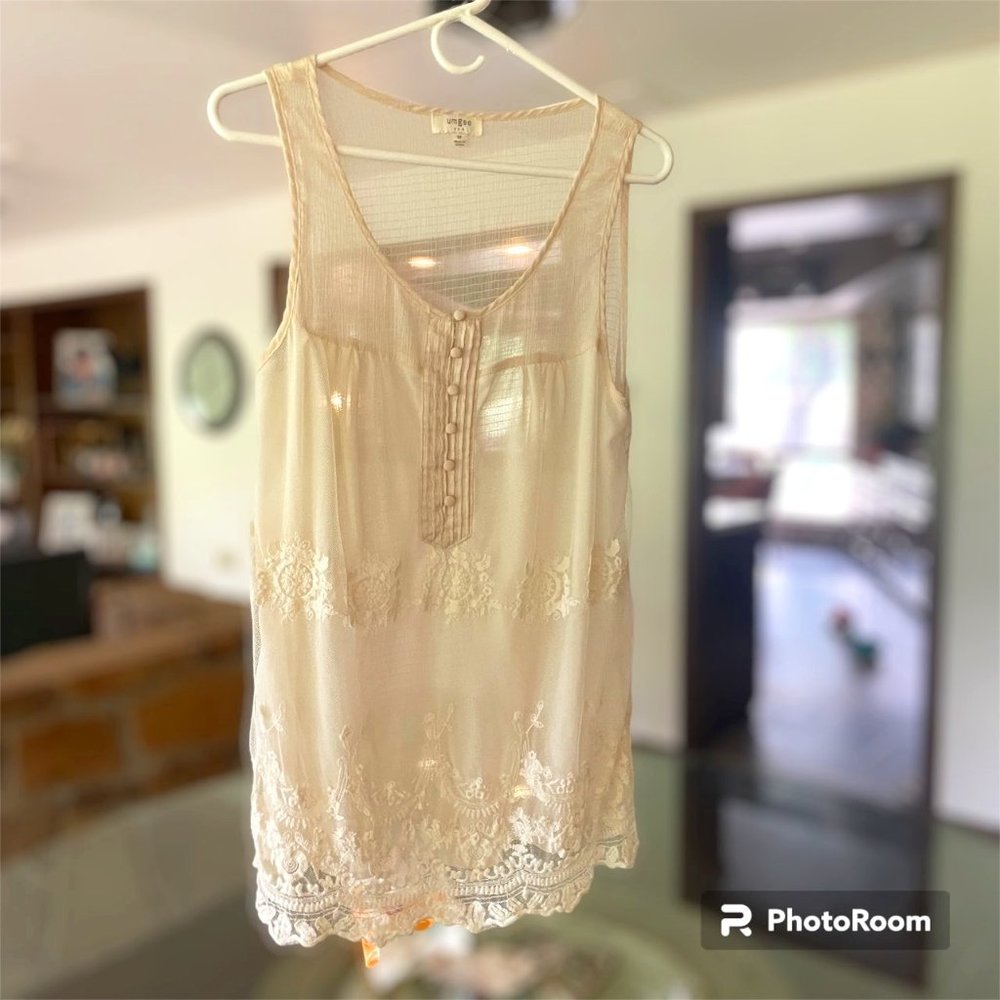 Women's Lace Umgee Sleeveless Top Size M Lagenlook